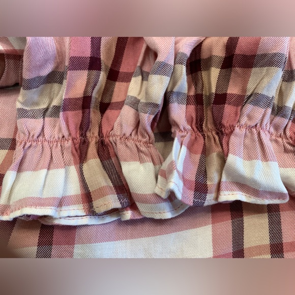 MEG & MARGOT - Picture 8 of 10